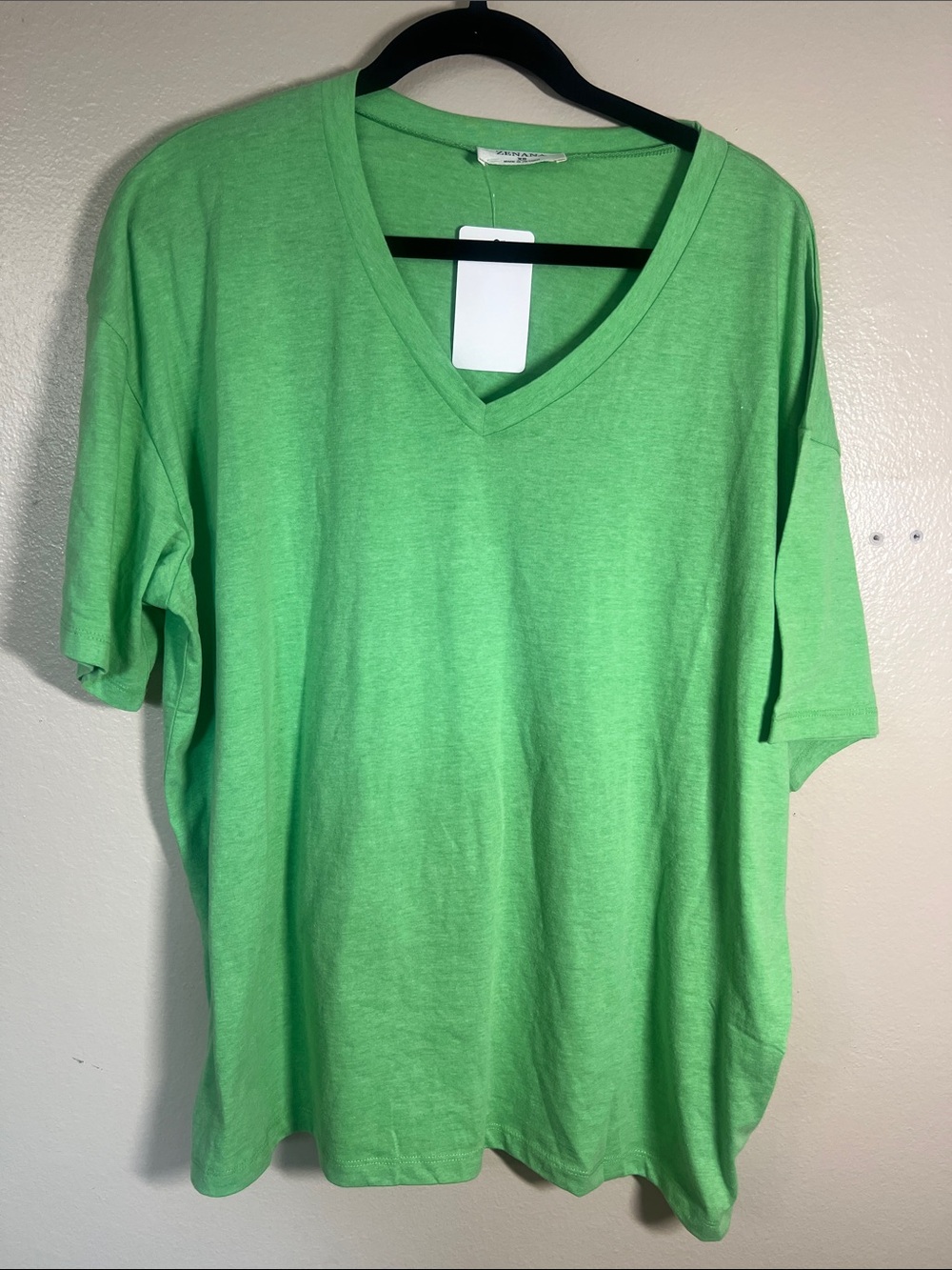 Zenana Outfitters Green V-Neck Short Sleeve Tee